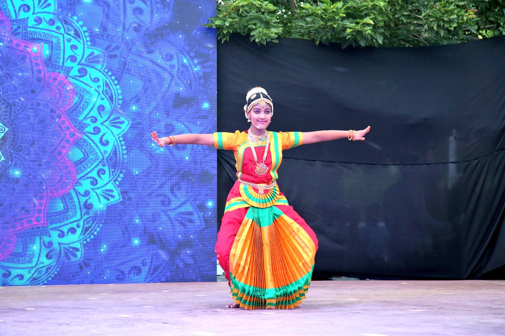 Yoshvas_Studio's tweet photo. Classical dance performance by Pathamanjali 
Teacher : Dr. J. Ronica Christy #yoshvasdancestudio #anniversary #dance #show https://t.co/wbstWVueWU