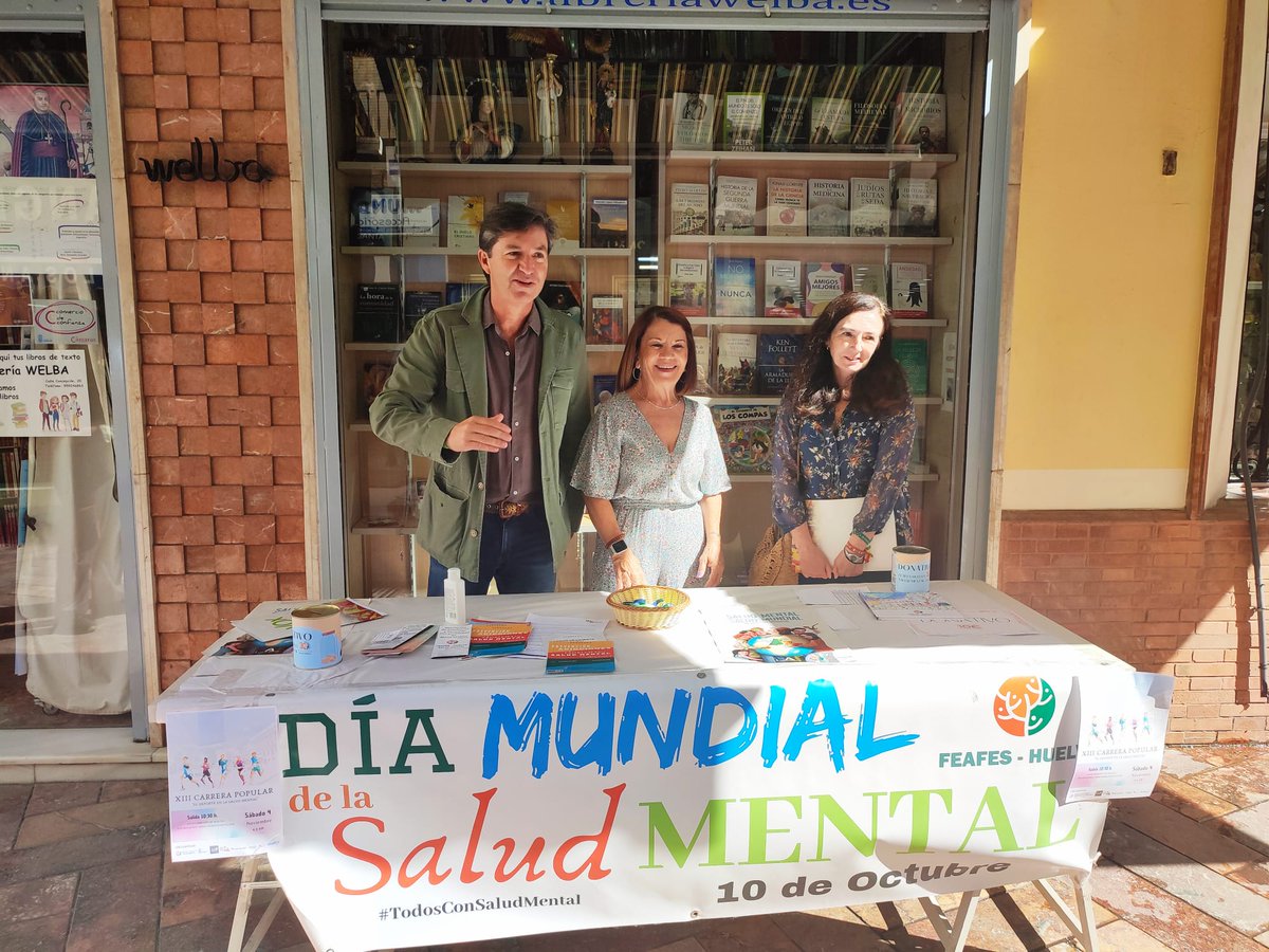 🟢 Los concejales del #GM #VOX en el Ayuntamiento de #Huelva <a href="/WenceslaoFont/">Wenceslao Font</a> <a href="/MariaLpez_Zam/">María López Zambrano</a> han estado en una de las mesas informativas de <a href="/FEAFESHUELVA/">FEAFES-HUELVA</a>  junto a su presidente, María Domínguez.