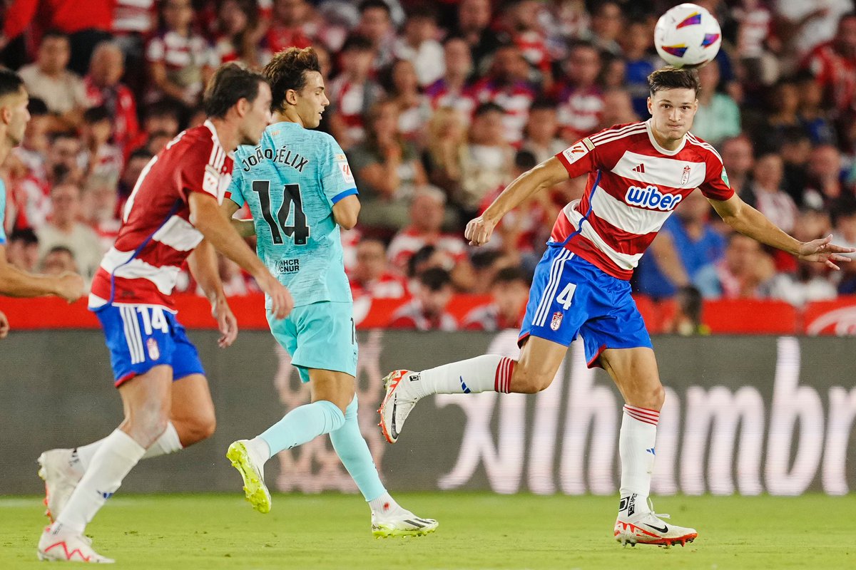 Orgulloso de este equipo. Este es el camino.

Gracias afición por noches así.

#𝙀𝙩𝙚𝙧𝙣𝙖𝙇𝙪𝙘𝙝𝙖 🇦🇹