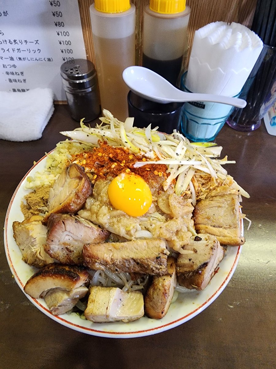 #自家製麺まさき

今日こそは初ラーメンと思い伺うが汁なし押してる。。。

ゴロチャモクモクお久しぶり(  ˊ꒳ˋ ) ᐝ
本店のワシワシ麺はやはり大好物💕😋😍💕
混ぜないで下から麺だけ食べてました(๑>؂<๑)

見てたらまた食べたくなってきた！