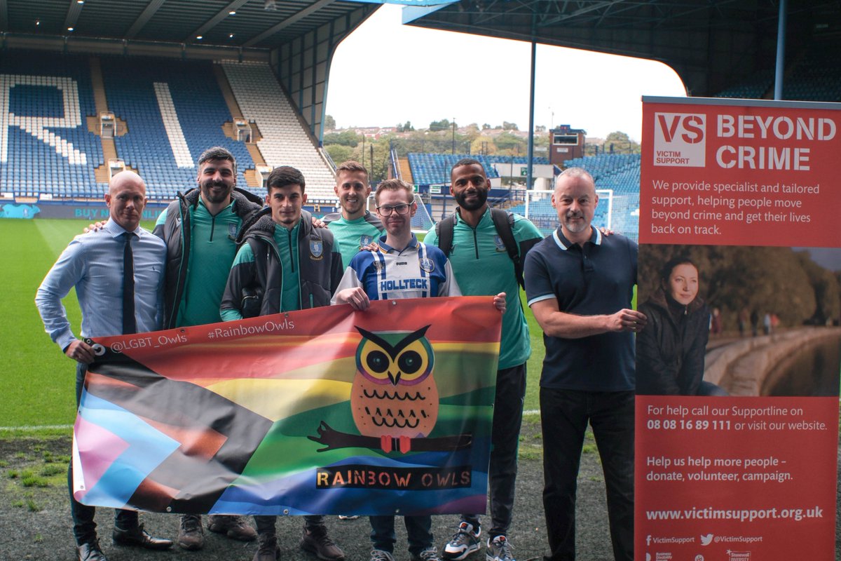 Great to meet up recently with @SWFCCP, @LGBT_Owls, @syptweet and some of the players at Hillsborough stadium!
Raising awareness of reporting anti-LGBT+ Hate Crime and support services available.
#HateCrimeAwarenessWeek  #NoPlaceForHate
#HCAW23  @swfc  @Callump7 @JBucko21
