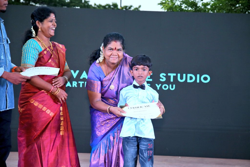 Yoshvas_Studio's tweet photo. #yoshvasdancestudio Pallavaram Branch kids. Instructor : Karthik #first #year #anniversary #dance #show https://t.co/rm11Gu3xlN