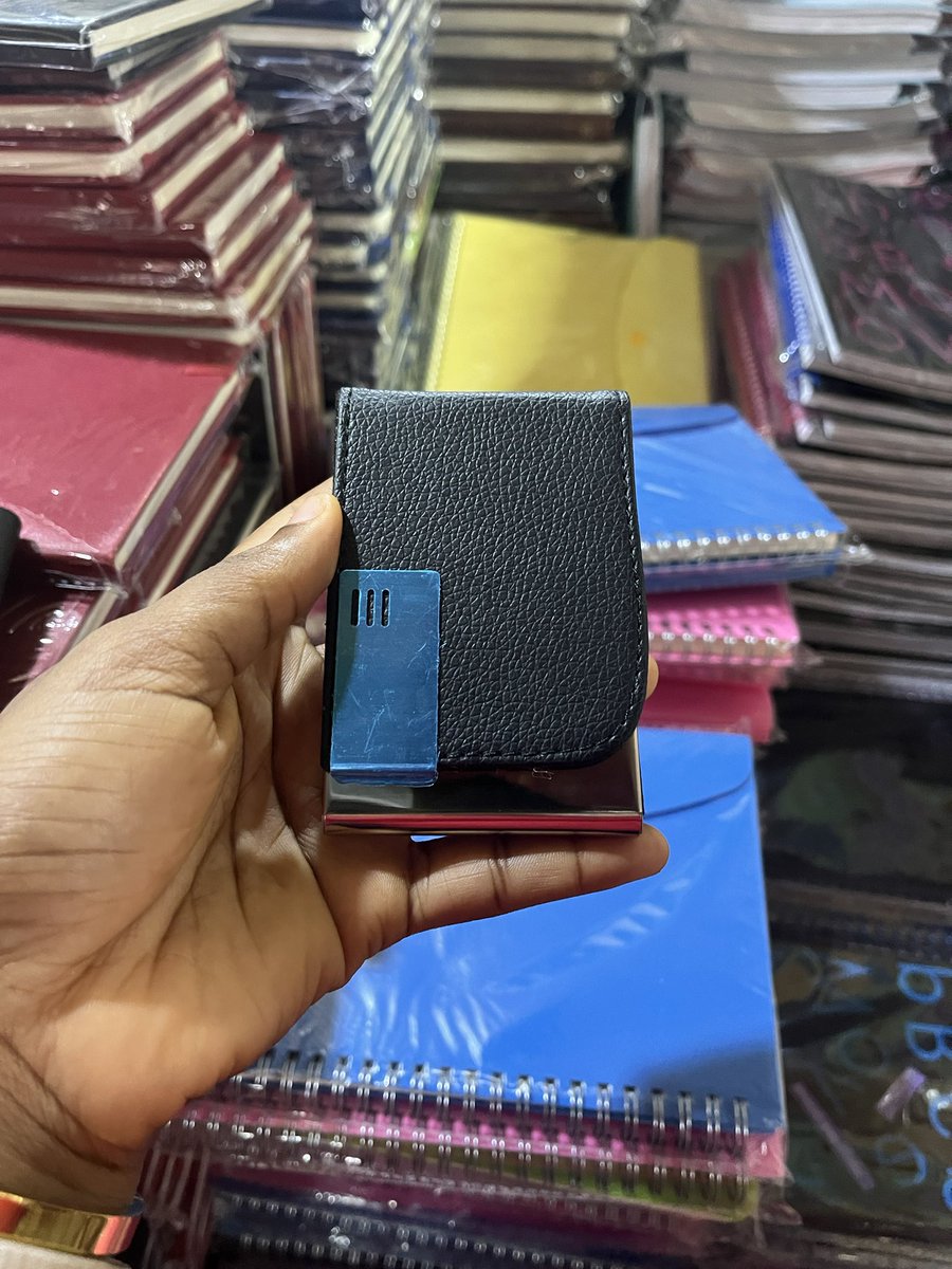 Shaa__shaaa's tweet photo. Premium classy &amp; unique CARD HOLDERS.

Thoughtful gift to your loved one, colleagues, clients &amp; so on. 
Premium souvenirs for your events Can be customized to your desired style...

Send a DM or call us on 08132533818 to place an order.

#Chioma #Abuja #GenZBaddie𓅛  #cardholder https://t.co/fZZ39C7oFb