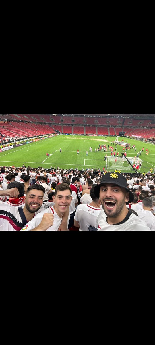juanmitasfc's tweet photo. Te estaré eternamente agradecido por darme la mejor noche de mi vida. Por siempre seré un #MendiLover
Gracias por todo José Luis. https://t.co/ygx6kqA0WW