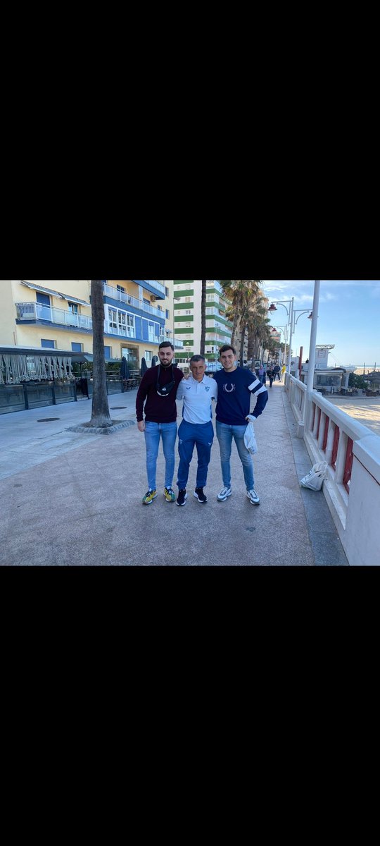 juanmitasfc's tweet photo. Te estaré eternamente agradecido por darme la mejor noche de mi vida. Por siempre seré un #MendiLover
Gracias por todo José Luis. https://t.co/ygx6kqA0WW