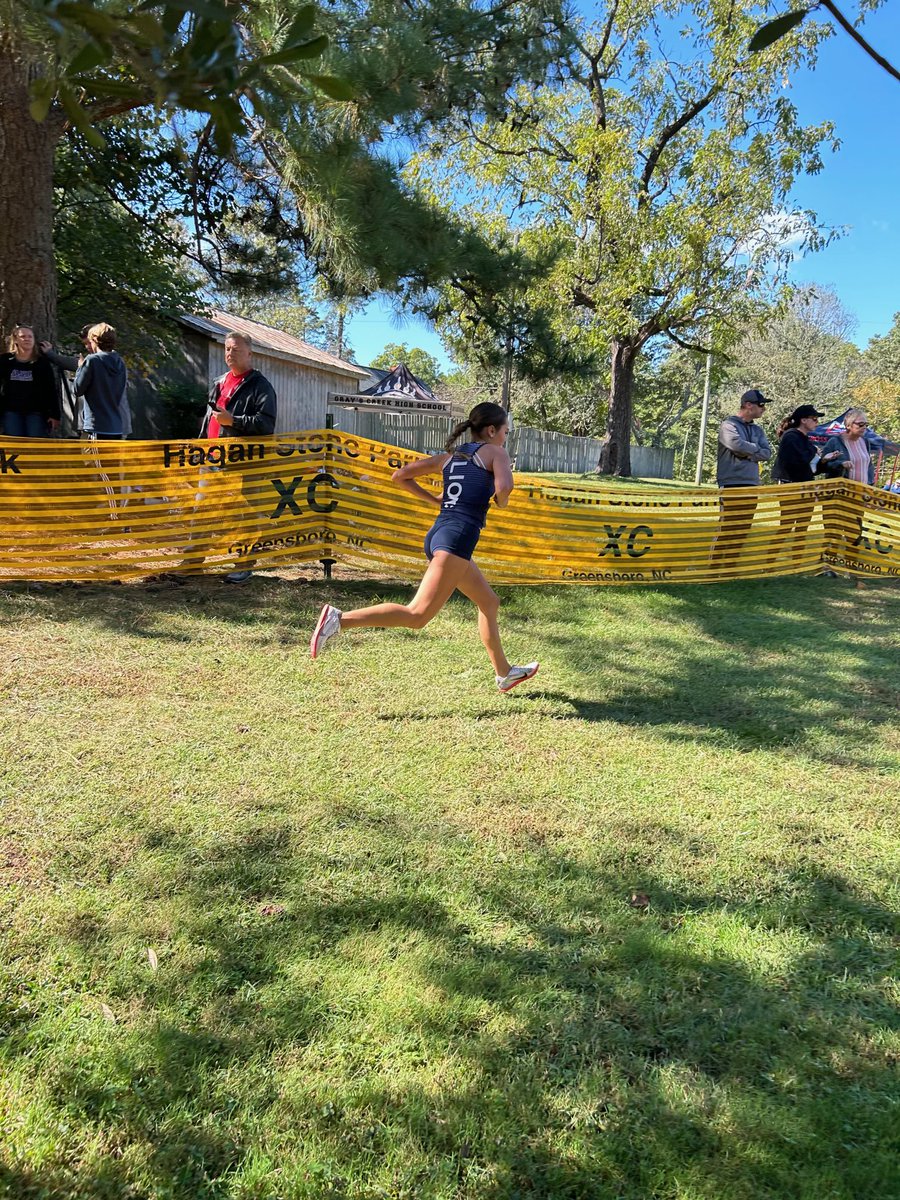 EvelynCarroll_'s tweet photo. Fun race this weekend at the Hagan Stone Classic! Finished top 21 π
#LCAXC https://t.co/s6qn91oY4o