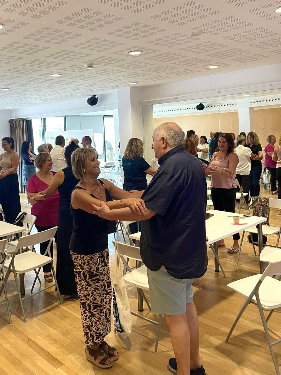 📝 Treballem amb els establiments d' @elpratcomerc per fomentar els vincles entre els comerços i serveis del municipi.
🔗 shorturl.at/eCESV

#elprat #comerçdequalitat #comerçdeproximitat #elprateconomia #elpratcomerç #j3b3economics
<a href="/ajelprat/">Ajuntament del Prat</a> @elprateconomia