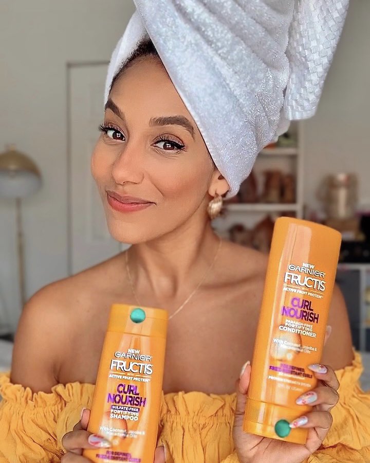 LynnetteJoselly's tweet photo. In a love/hate relationship with hair wash day. 👩🏽‍🦱 #CurlyHairProblems 

Shop #GarnierFructis Curl Nourish: https://t.co/Q52wWHYrYl https://t.co/emKZUBEUGT