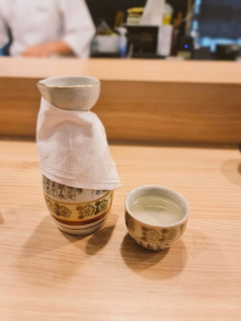 CaptionEMP's tweet photo. Sake &amp; Salmon 🥴🥴🥴 https://t.co/GEmrIz5qyF