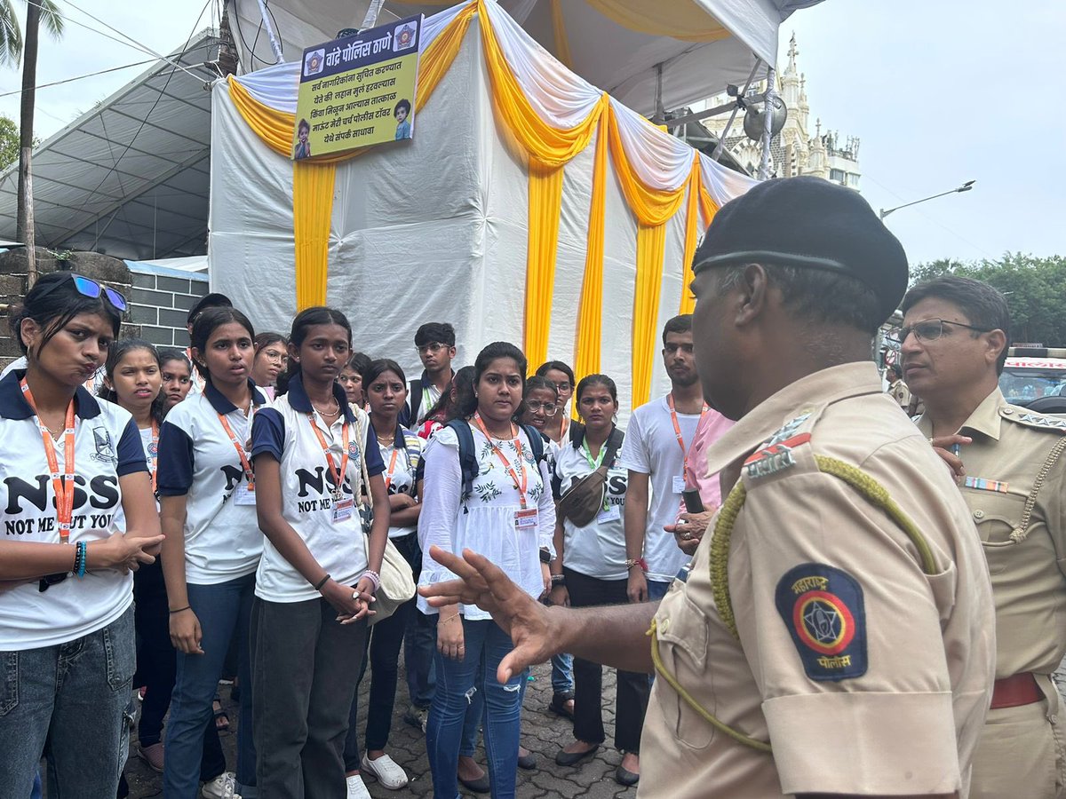 nssstandrews's tweet photo. The NSS Unit of St.Andrews college volunteered at Mount Mary church to control the crowd and traffic during Bandra fair. It would not have been possible without the help of @MumbaiPolice . We appreciate the help and coordination received from @MumbaiPolice https://t.co/9TSxs4FVDI