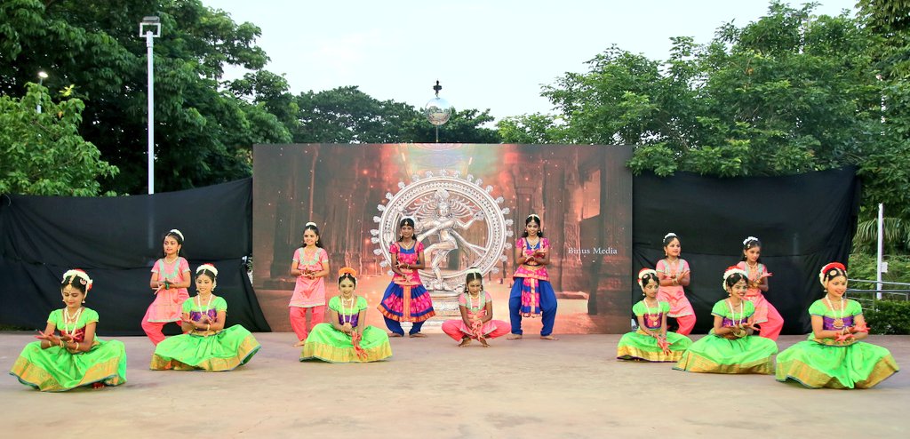 Yoshvas_Studio's tweet photo. Classical dance performance By Pathamanjali, 
Teacher Dr. J. Ronica Christy #first #year #anniversary #dance #show #yoshvasdancestudio https://t.co/LkbxSNlNlw