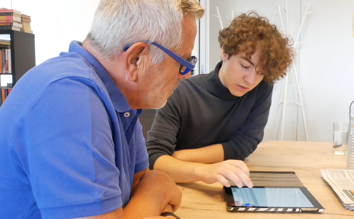 Het project “Jongeren voor ouderen” (JVO) uit Stein wint de Onze Buurt Prijs 2023. De groep krijgt€ 15.000 voor de digitale hulp die de jongeren bieden aan senioren. Onze Buurt verdeelt dit jaar onder 7 genomineerden in totaal € 55.000. (meer op onzebuurt.eu