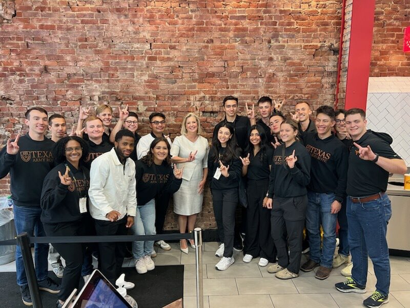 SecArmy's tweet photo. It was great meeting @TexasROTC cadets at #AUSA2023! They represent our @usarmy future leaders and it’s inspiring to see their energy and enthusiasm. #BeAllYouCanBe https://t.co/qrGhIvi67B
