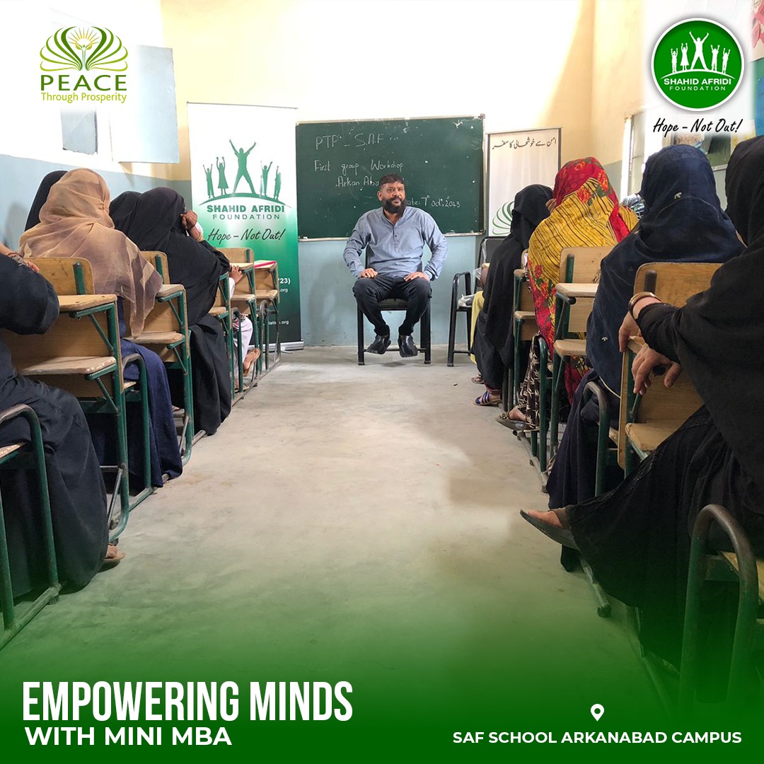 SAFoundationN's tweet image. Cultivating excellence! The #MiniMBA Graduates united at Arkanabad Campus for an empowering workshop. Organized by @bringPTP &amp;amp; #SAF, this immersive session witnessed our Mini MBA participants showcasing remarkable progress. Together, ensuring #HopeNotOut for all!