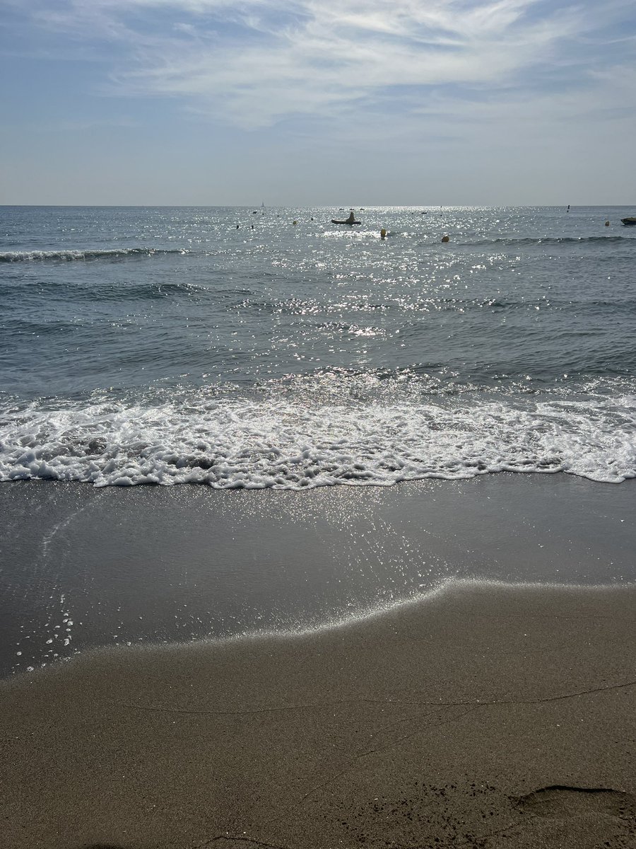 Natalie Clowes tweet media