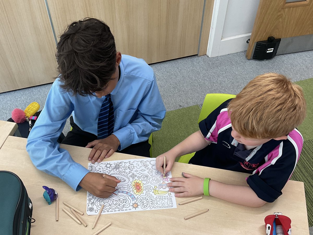 HWD_Upper's tweet photo. Happy World Mental Health Day 🌍#HazelwoodYear7 have met up with their #HazelwoodYear3 buddies again today for some shared mindfulness colouring. It’s so amazing to see these lovely bonds strengthening each week 🫶 #HazelwoodBuddies #HazelwoodCompassion https://t.co/C4qtKaD40J