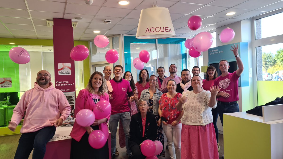 A l'agence de Guingamp, tous solidaires pour le mois Octobre ROSE
@laroseespoirPloumagoar
