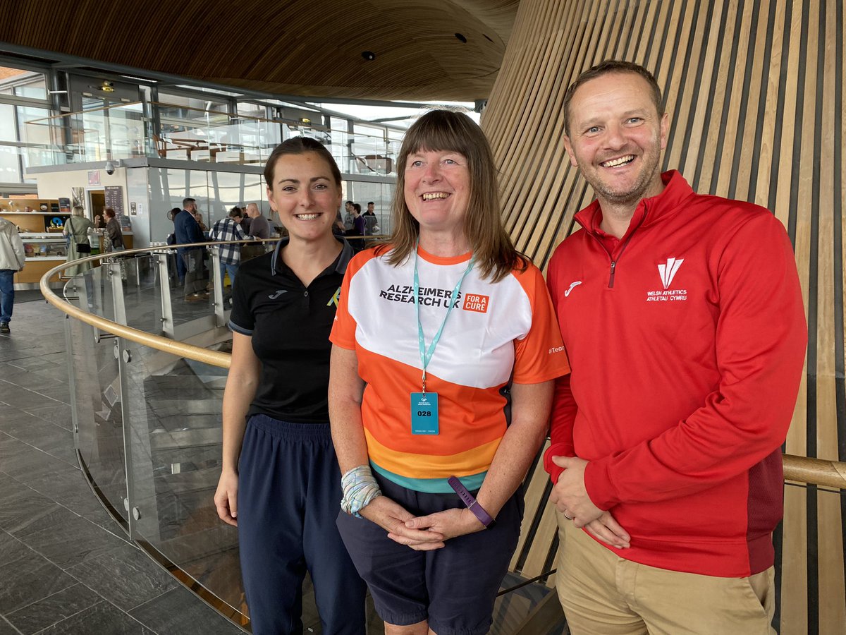 parkrunCymru's tweet photo. Working towards a happier, healthier Wales on #WorldMentalHealthDay with a walk/run with @Eluned_Morgan @Jeremy_Miles @JGriffithsLab @CMOCymru @Fiona_Kinghorn @AlzResearchUK @jessnzwls @jwiliams1500 @Thepennyrollson @cancer5kYourWay https://t.co/fIu8ChJrve
