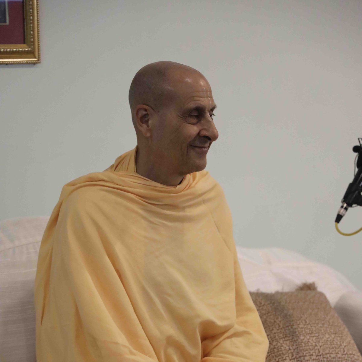 radhanathswami's tweet photo. Glimpses from His Holiness Radhanath Swami’s recent visit to ISKCON Dum Dum in Kolkata, India.

#holyvisit #radhanathswami #kolkata https://t.co/MQt72dUmrK
