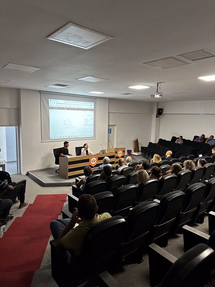 caucampus's tweet photo. Doç. Dr. Mehtap Köse Ulukök ve Yrd. Doç. Dr. Hasan Tangül, 2023-2024 Güz Dönemi Çevrimiçi Eğitim’de Kullanılacak Uygulamalar Hakkında Akademisyenlerimize Bilgilendirme Semineri Gerçekleştirdi 🧡
#OnceSen #YouFirst #csu #csuseminer #güzdönemi https://t.co/Cjsf3AWI8k