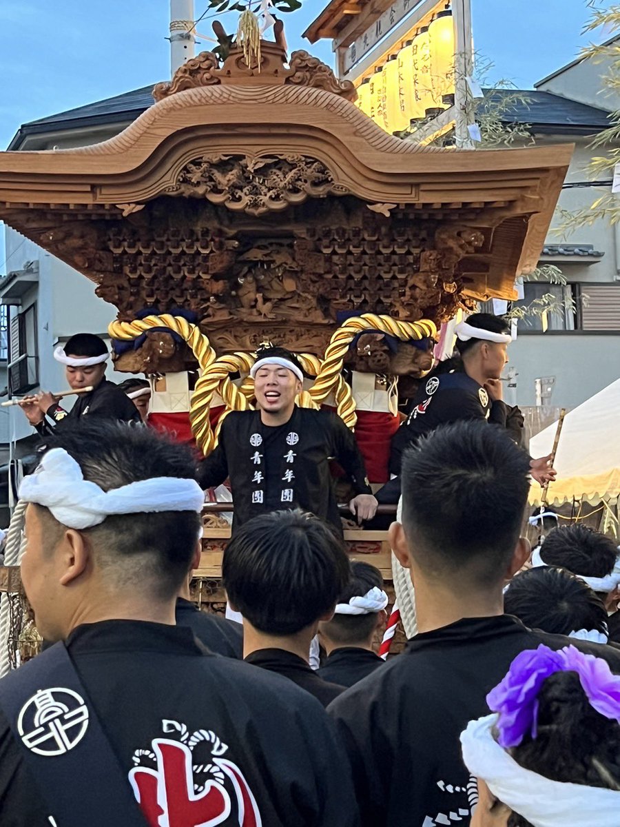 drstretch_tsm's tweet photo. この1年本当に迷惑かけてしかなかったけど、最高の祭になりました

素敵な記念品もいただいて感動です

令和伍年度 祭礼 ～完～

#だんじり祭
#久しぶりの兄弟ショット
#長男おらんけど
#綱中責任者
#ホンマにしんどい1年やったけど
#最高に楽しかった祭 https://t.co/TFYpSvCluY