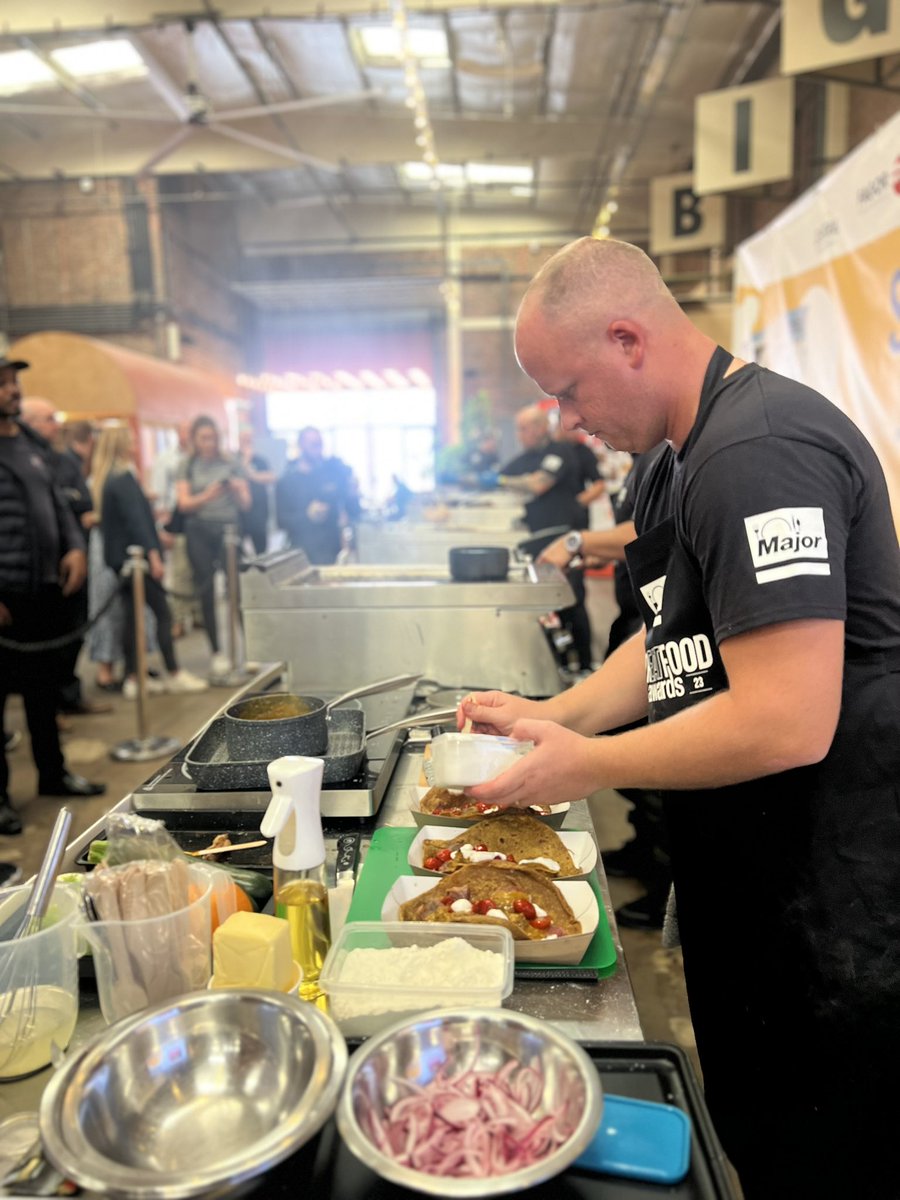 CCateringMag's tweet image. Round two with our second bunch of finalists is underway, and we can already tell that the judges are going to have a tough one this year! #StrEATfoodAwards 

@cateringbm @_OCSGroup @HoustonHawkes @SchoolCatering