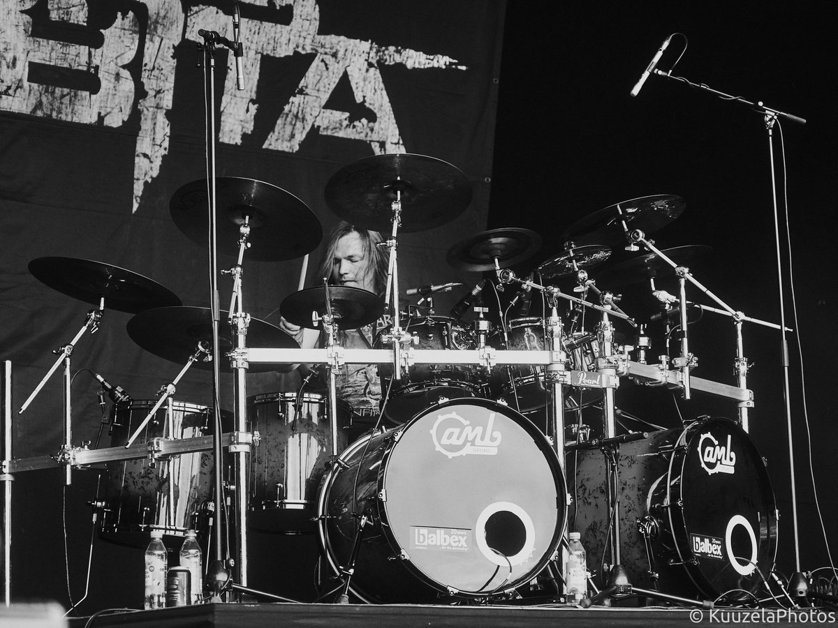 morssubita's tweet photo. Today is a Hug a Drummer Day!
Bro 🫶 Ville Miinala @miinala_v
📷: Hammer Graphy , KuuzelaPhotos, Susanna Raitamaa
#hugadrummer #morssubita #metal #metaldrummer #ambdrums #balbexdrumsticks #komppisorvaamo https://t.co/3yHdVyI9Iy