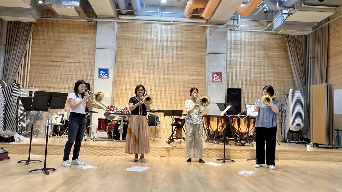 MuseTrombone's tweet photo. 全員無事に日本到着！リハーサル開始！ついに打楽器もフルセットで入ってワクワク😆　もりもり吹きましたが、途中涙出るくらい笑いころげるような場面もあり、とっても楽しくやっております！
14福岡、16山形、18福島、22水戸、23横浜です！#ミューズトロンボーン https://t.co/jSq9SmD8kf