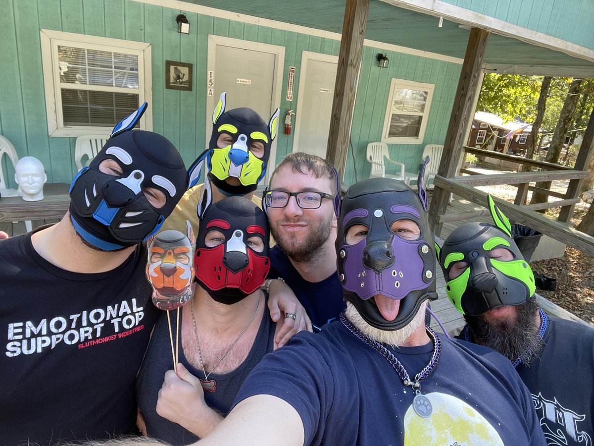 Weekend done and I'm recovered! 

Had an amazing weekend in Tennessee with <a href="/HOISTMemphis/">HOIST Men of Leather & Fetish</a>  for their annual Pig Run! Already excited for next year 💙.

💛 - <a href="/Lykos_pup/">Lykos</a> 
❤️ - <a href="/tobiasthered/">Pup Tobias</a> 

We missed our dreamsicle pup and we just couldn't leave them behind.🧡 <a href="/Degenerate_dawg/">Puppycat Momo</a>