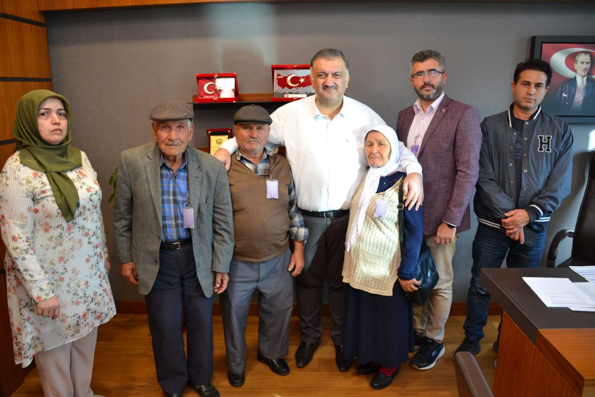 hasankaraltr's tweet photo. 📍#TBMM

İmar Yasasına Takılanlar Derneği yönetici ve temsilcileriyle bir araya geldik. 
2018'de çıkarılan ve "İmar Barışı' olarak bilinen kanun nedeniyle ağır para ve hapis cezası ile karşı karşıya bırakılan mağdurların sorunlarını ve çözüm önerilerini değerlendirdik.
@iytdernegi