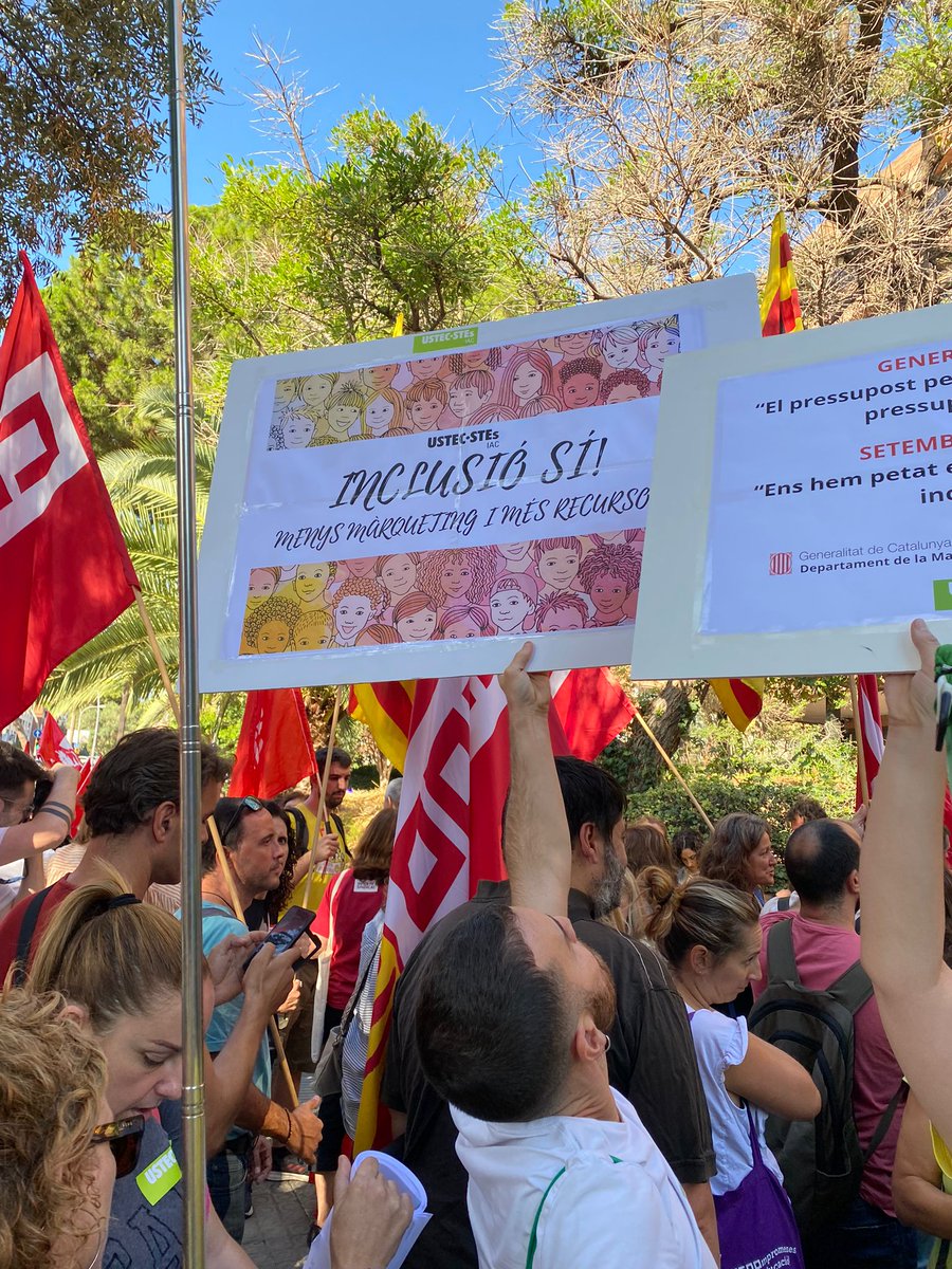 Per tu, per elles, per ells, pels que vindran lluitem per una Educació Inclusiva Real.
💪 Avui, demà i cada dia.
Les famílies estem cansades de veure com es vulneren els drets de les nostres filles i fills.
Per una educació, inclusiva, adaptada i accessible per a elles i ells.