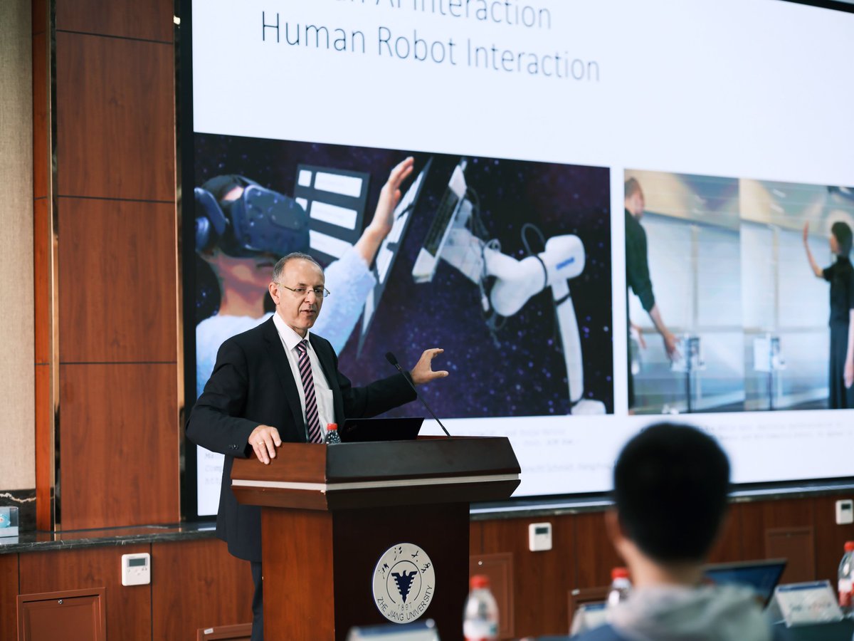 I got to talk and discuss with the students and researchers at the Zhejiang University about how we harness AI to empower humans. Many insightful questions and interesting discussions on ethical aspects and the question what reality we want to design and create. <a href="/mimuc/">LMU Media Informatics Group</a>