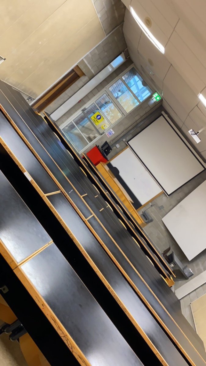 _kaylakfitz's tweet photo. Another day of lectures nearly done😁 this semester is going by so fast!📚👩🏫 @MajellaGolden #TUS #semesterone #collegelife #beautytherapy #AcademicTwitter https://t.co/L4ZwAs1k86