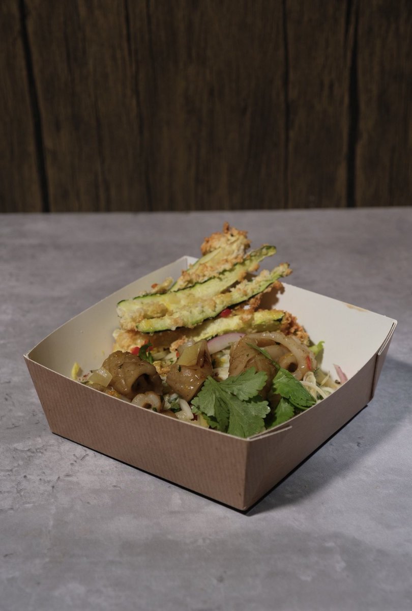 CCateringMag's tweet image. Round two of the #StrEATfoodAwards and the quality is still absolutely top notch! Courtesy of @cateringbm @HoustonHawkes @SchoolCatering @OCS_Group