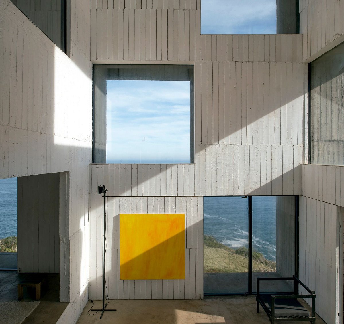 Poli House, interiors, Pezo von Ellrichshausen, Coliumo, Chile, 2005. 
#architecture #archinerds