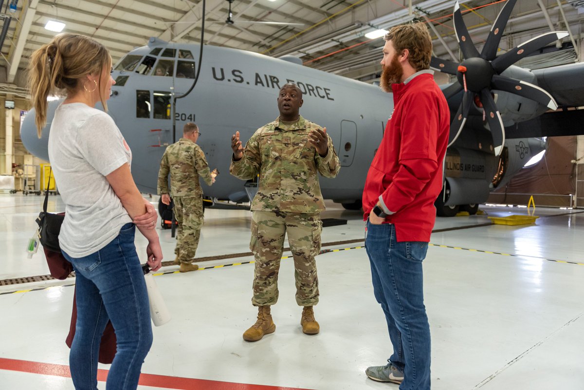 Thursday we hosted a #CenterofInfluence and welcomed Illinois educators on-base to learn about the missions and opportunities provided by <a href="/the182AW/">182nd Airlift Wing</a>. 

Call us at 800-241-1331 to find out even more!