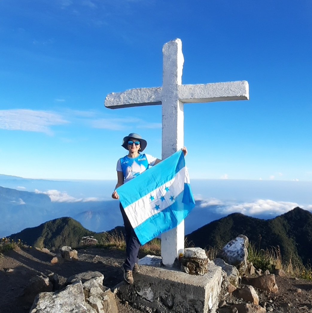 Josa_BL's tweet photo. Panamá, Volcán Barú 5/7 ⛰️.
Pudimos ver el océano pacífico y atlántico desde su cima 😍🙌 https://t.co/ORj0ALOnyH