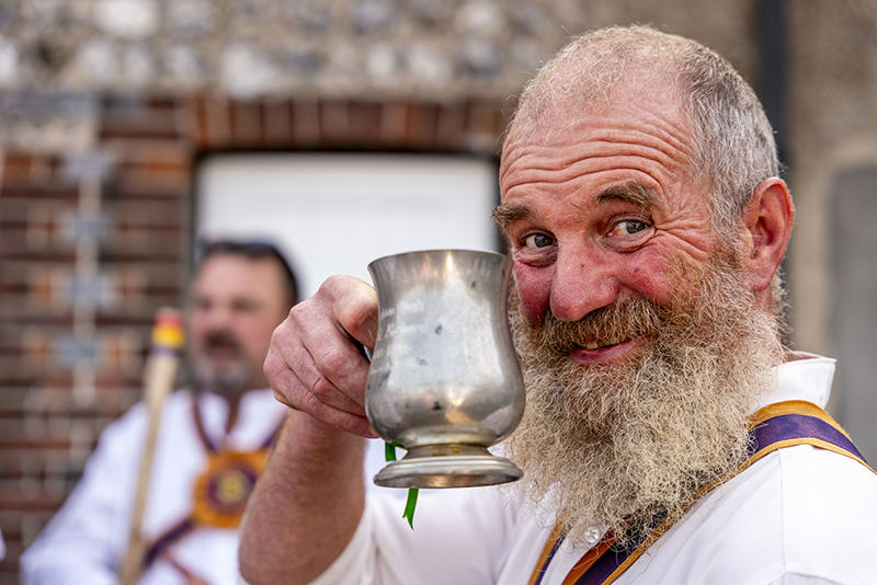 Grant1Photo's tweet photo. Here's some of my pics from the annual 'Dancing in the Old' in #lewes #morrisdancing. @HarveysBrewery @LongManMorris @BrightonMorris @pixelsonapage https://t.co/2hdohNv6jf