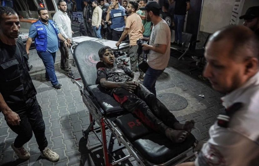 0Fkh's tweet photo. Hallo, ich möchte Sie über die Situation in Gaza-Palästina vor zwei Tagen informieren. Die israelischen Besatzungstruppen starten wahllose und verrückte Raketenangriffe auf Wohngebiete, Schulen und Kultstätten in Gaza.
 #TheRealImage #Israel https://t.co/PbnLJU6xOL