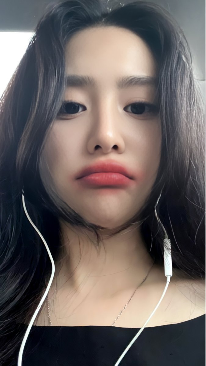 poeitastery's tweet image. i kissed hotly, @BelleRougev 💋💋