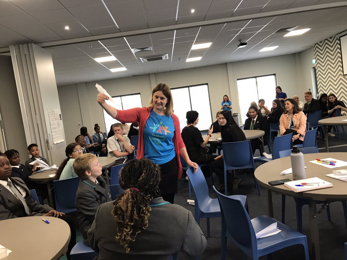 NottinghamCitz's tweet photo. Last year young people told us ‘people to talk to’ would help their well-being. They wanted to be able to support each other. Today they started to plan a peer mentoring programme @EmPowerKid2020 & @MyNottingham MH Support Team They were fab! @ITVPurpose #WMHD2023 #Kids4Change https://t.co/QfpfdDO93Q