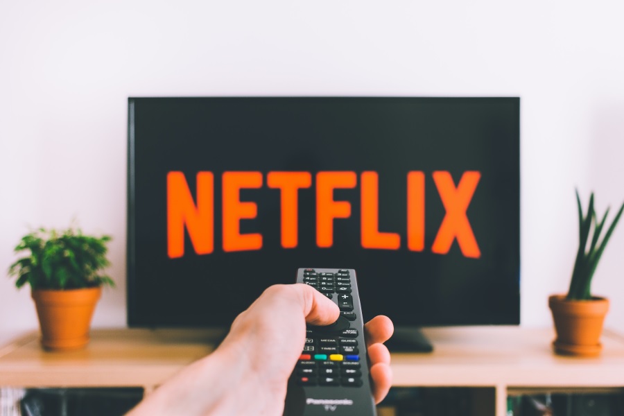 tecnomagazineit's tweet photo. Netflix annuncia l’addio al piano base senza pubblicità https://t.co/rRPZCkKjNq https://t.co/FGs4YPZVQz