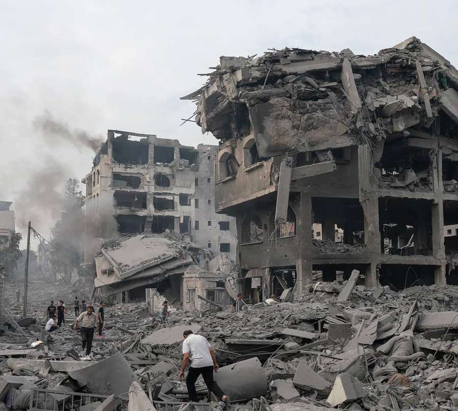 muslimthoughtz1's tweet photo. Heartbreaking photos from Gaza today https://t.co/0GYmJO66Yz
