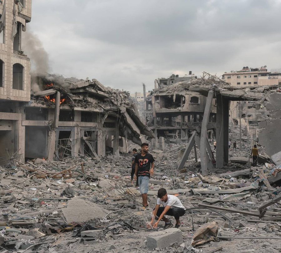 muslimthoughtz1's tweet photo. Heartbreaking photos from Gaza today https://t.co/0GYmJO66Yz