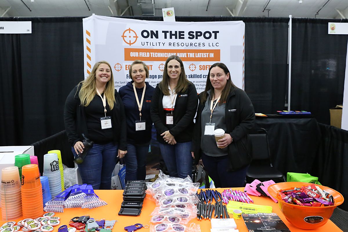 IN811's tweet image. 📢 We have a Jaw-Dropping 256 Companies for You to Network with at the 2023 MWDPTC! 😮 See the full list here - and add yourself and your colleagues to our number! bit.ly/WhoToSeeAtMWDP… #Indiana811 #MWDPTC #KnowWhatsBelow #811BeforeYouDig