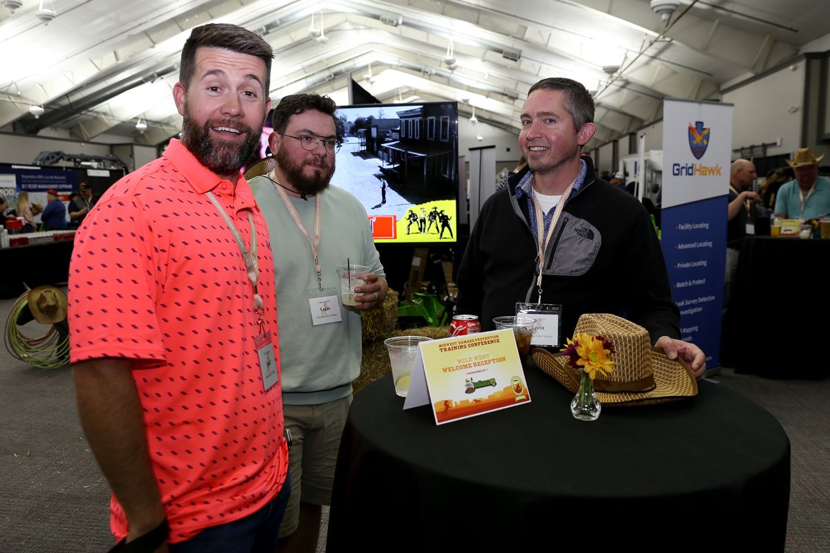 IN811's tweet image. 📢 We have a Jaw-Dropping 256 Companies for You to Network with at the 2023 MWDPTC! 😮 See the full list here - and add yourself and your colleagues to our number! bit.ly/WhoToSeeAtMWDP… #Indiana811 #MWDPTC #KnowWhatsBelow #811BeforeYouDig