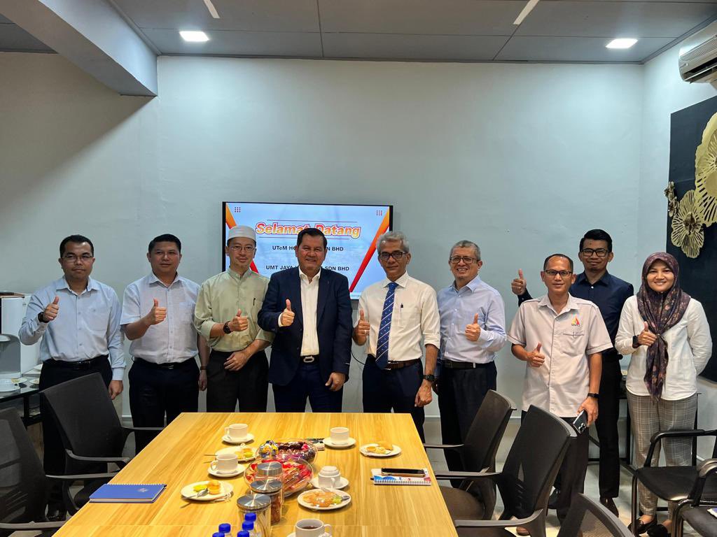 umtholdings's tweet photo. 𝟵 𝗢𝗞𝗧𝗢𝗕𝗘𝗥 𝟮𝟬𝟮𝟯 | 𝗟𝗔𝗪𝗔𝗧𝗔𝗡 𝗨𝗧𝗲𝗠 𝗛𝗢𝗟𝗗𝗜𝗡𝗚𝗦 𝗦𝗗𝗡 𝗕𝗛𝗗 𝗞𝗘 𝗨𝗠𝗧 𝗝𝗔𝗬𝗔 𝗛𝗢𝗟𝗗𝗜𝗡𝗚𝗦 𝗦𝗗𝗡 𝗕𝗛𝗗
#gobeyond
#universitimalaysiaterengganu
#umtjayaholdings
#umtjconsultancyservices
#akuatrop
#umt
#umtj
#umtjcs https://t.co/ZixbS51KZe