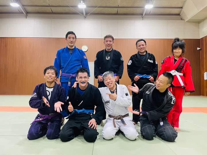 Hachimaki0619's tweet photo. 今日の夜はストライプル岡山へ出稽古に行かせてもらいました！岡山でも柔術できてhappy。ありがとうございました！ https://t.co/7gmtZeVYzp