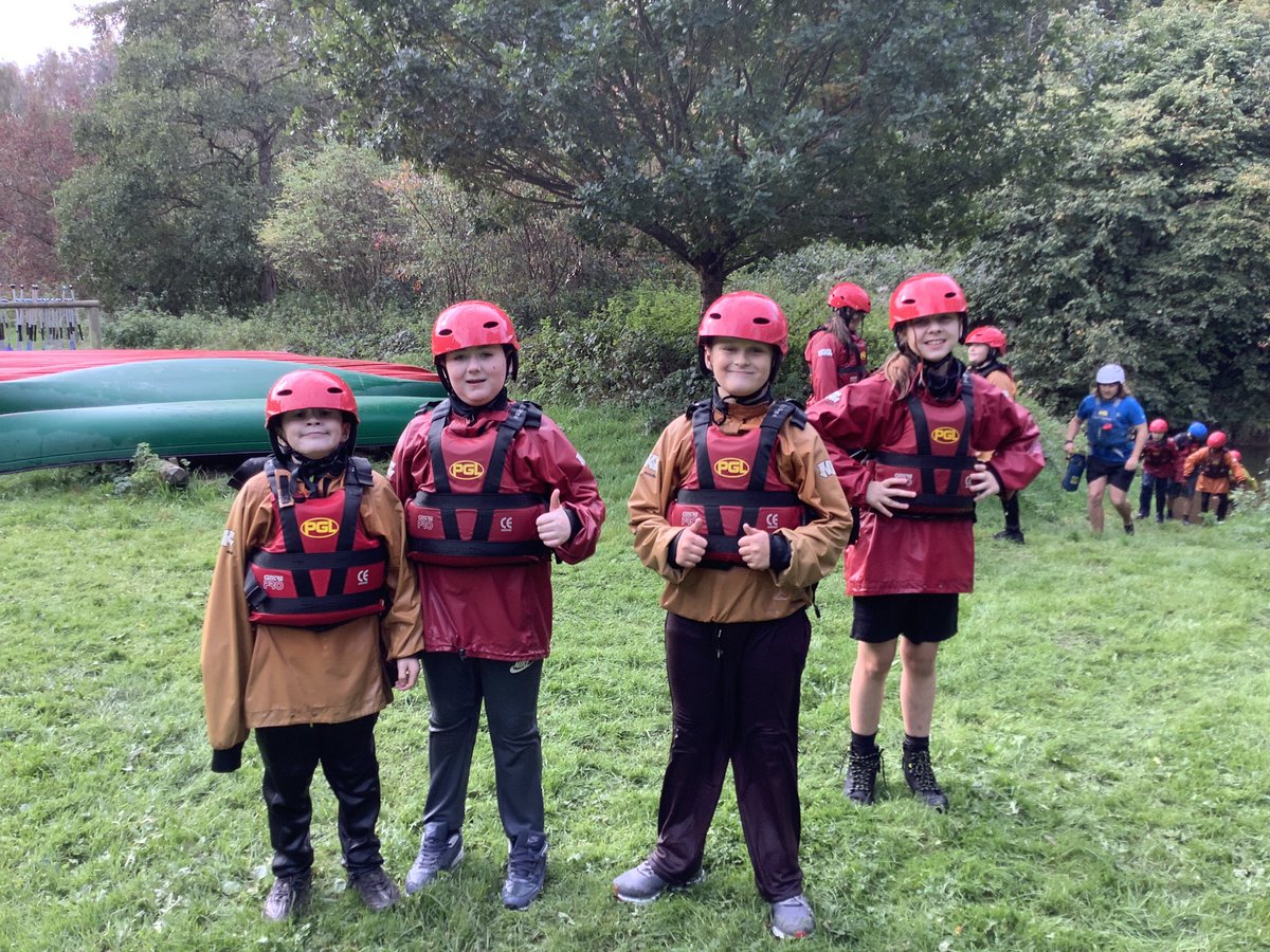 teresaoflisieux's tweet image. PGL @year6_stol #GROUP5 CANOEING 👏👏🚣🚣😁😁🙌🏾🙌🏾🕷️🕷️🕷️🚣🏾‍♀️