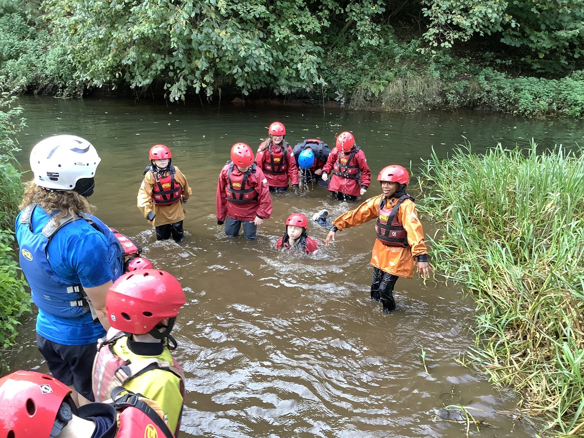 teresaoflisieux's tweet image. PGL @year6_stol #GROUP5 CANOEING 👏👏🚣🚣😁😁🙌🏾🙌🏾🕷️🕷️🕷️🚣🏾‍♀️